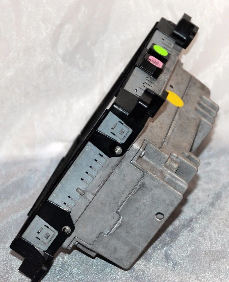 2013 - 2017 DODGE RAM RA3 8.4 UCONNECT 3C RADIO DISPLAY SCREEN OEM VP3 SIRIUS XM - Image 3 of 4