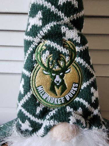 NUEVO Milwaukee Bucks Novedad Gnomo Peluche Verde/Blanco The Memory Company 16" - Imagen 2 de 5