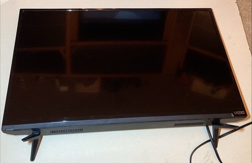 BROKEN BACKLIGHT - VIZIO D-Series 32" Class (31.5" Diag.) HD Smart TV | D32x-D1