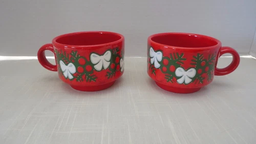 Waechtersbach Red Green Bows Holly Bows Christmas Ceramic Mugs Germany Lot of 2