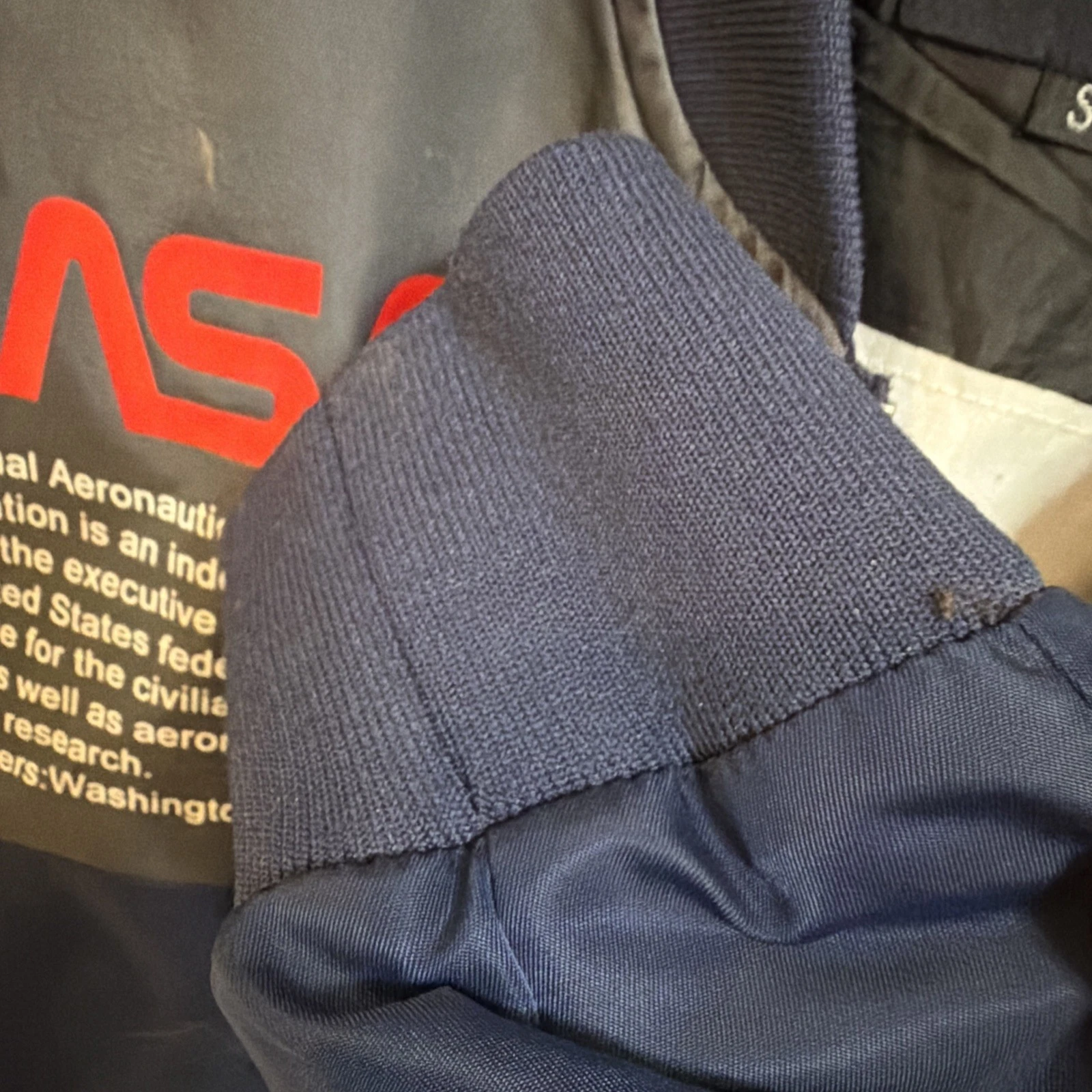 ASSTSERIES NASA Bomber Jacket Black Flight Jacket Space Logo Mens Medium Costume - product detail image 16