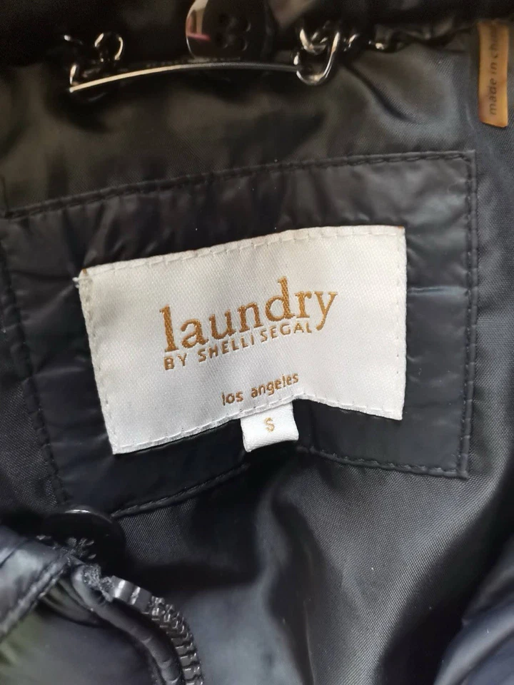 Abrigo de plumón para mujer Foto 3 de 4