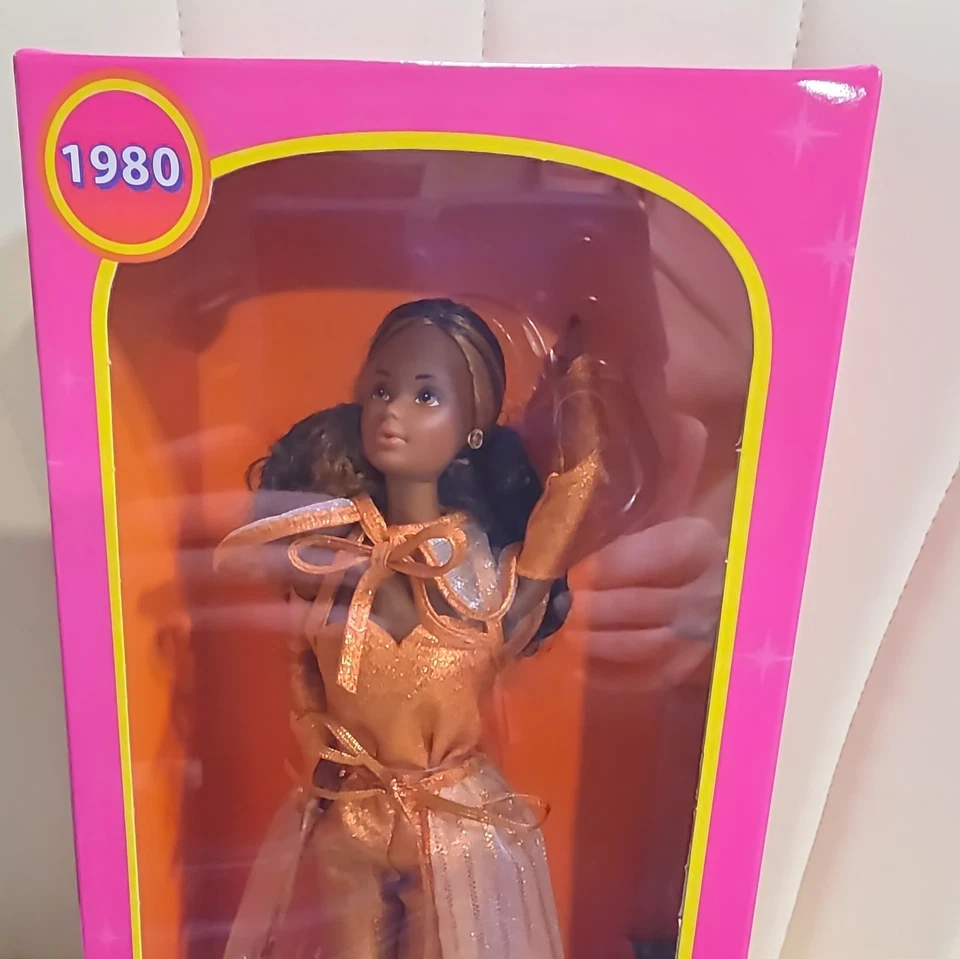 Muñeca Barbie Signature Gold Dream Christie 2025 Mattel JBJ50 nueva Foto 2 de 4