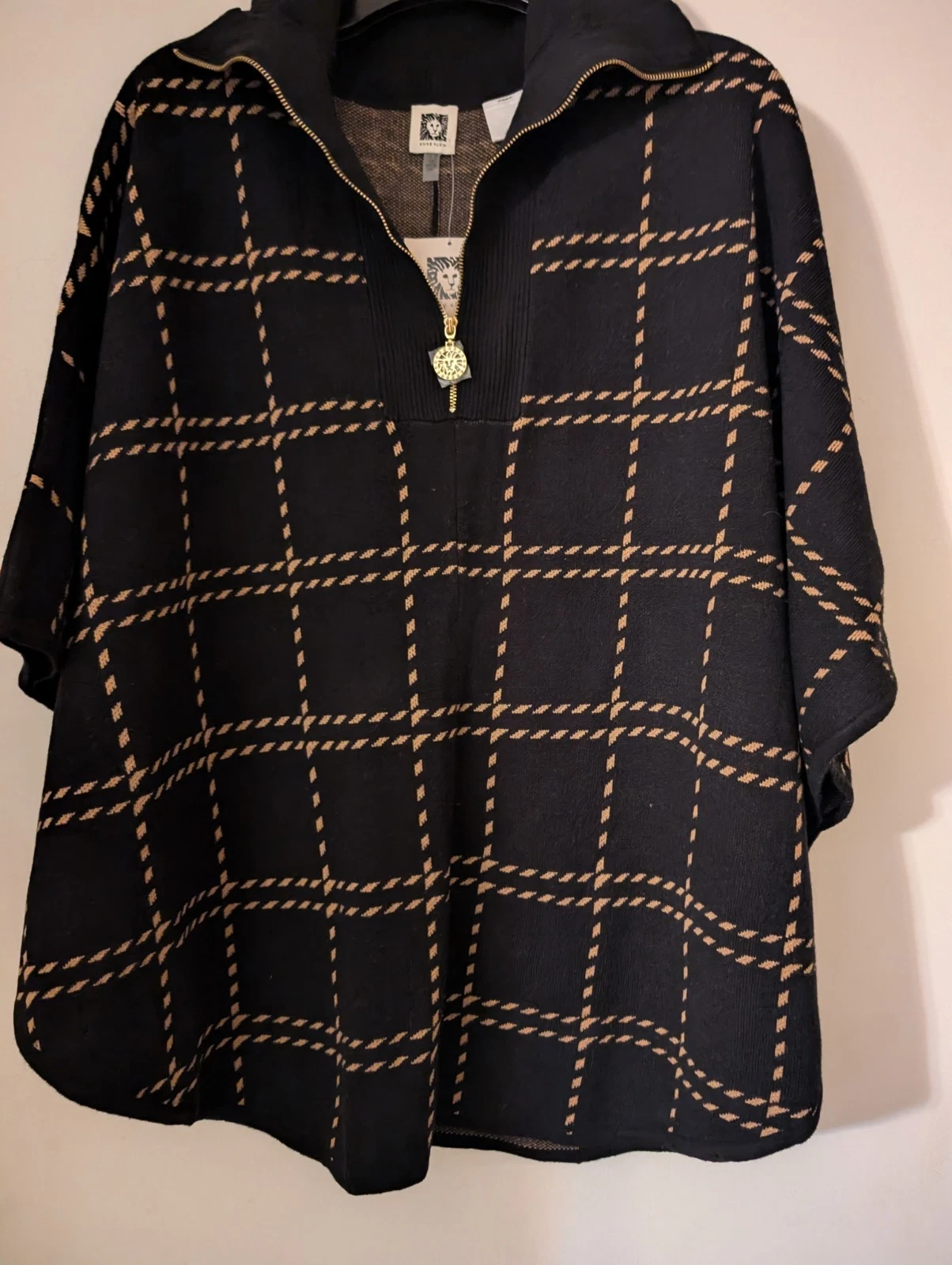 Anne Klein 1X Black and Tan Cape Poncho Sweater Gold Tone Front Zip MSRP 159.00