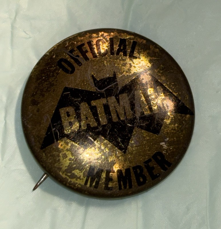💙vintage 1966 official batman member pinback