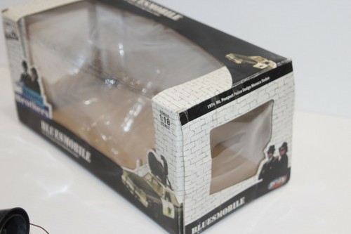 Blues Brothers Bluesmobile Joyride Police Car 1974 Dodge Monaco Sedan 1/18 scale - Picture 9 of 12
