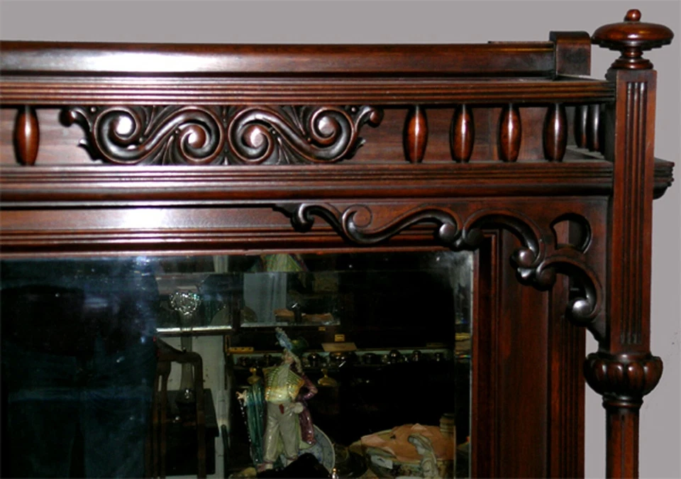 ANTIGUO SERVIDOR DE RENACIMIENTO GÓTICO AMERICANO Foto 3 de 4