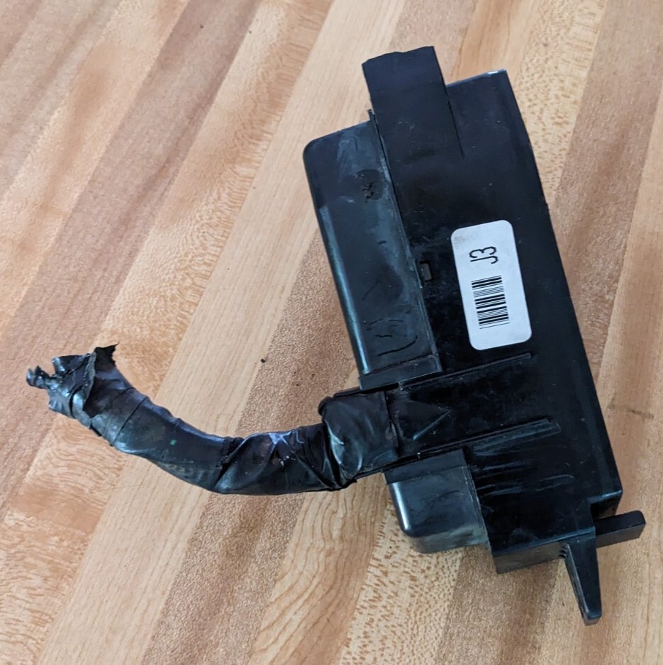 CHEVY METRO 95-01 MAIN FUSE BOX JUNCTION BLOCK OEM GEO LSI