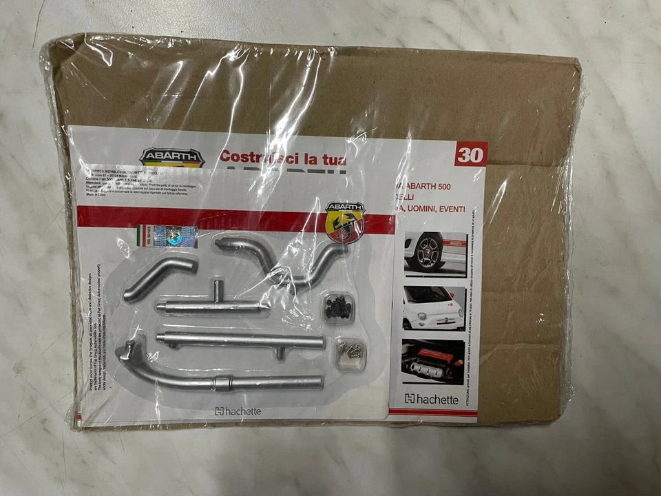 Costruisci la tua Fiat Abarth 500 Hachette 18 fascicoli  - Immagine 2 di 4