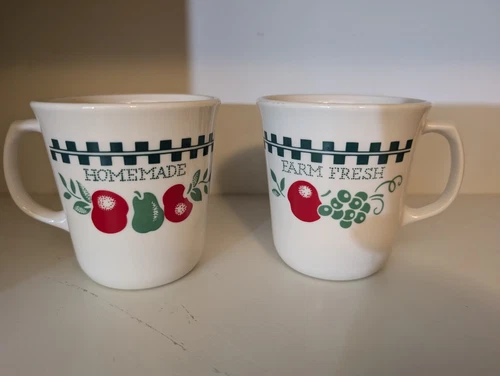 2 Corelle Corning Coffee Tea Mugs Cups Apples Set FARM FRESH Country Farmhouse