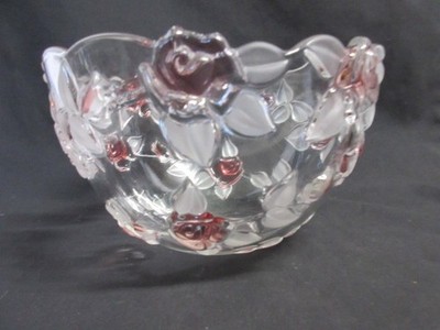 Mikasa  BELLA ROSA 3D Pink Frosted Rose Decor Scalloped Edge Bowl, 9'' Wide, EX!