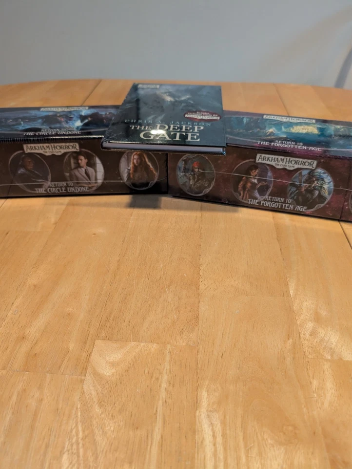 Arkham Horror LCG Bundle - Return to's and The Deep Gate Novella - Изображение 2 из 4