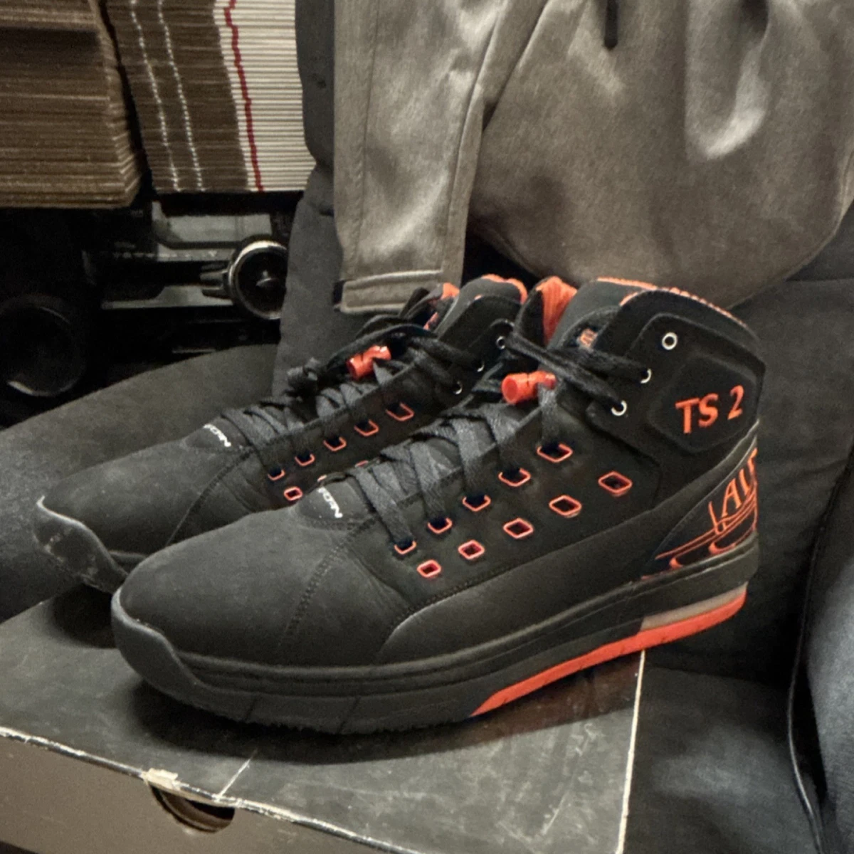 Nike Air Jordan Ol\' School Leather Black Red Hi Top Sneakers 317223-011 sz 11.5 Jordan Ol main image 2