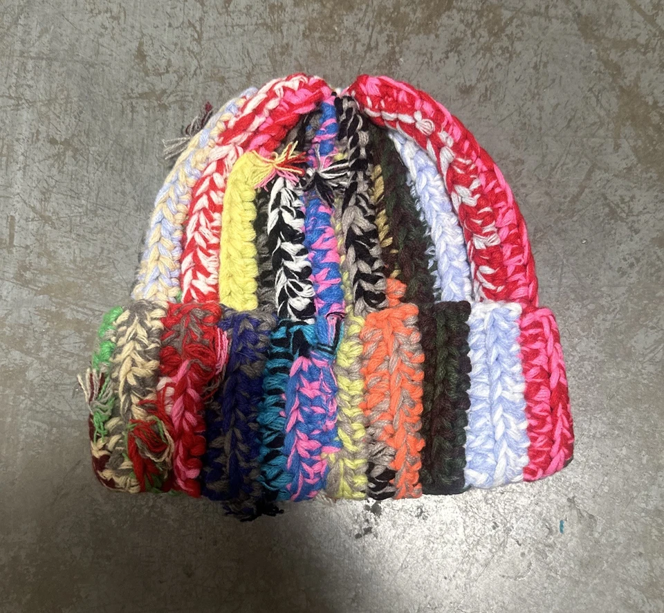 NOVO Gorro Supreme Amarrado à Mão FW23 Multicolorido AUTÊNTICO - Imagem 2 de 4