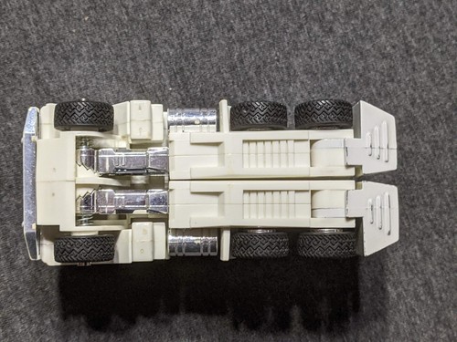 Figura de cabina Hasbro TRANSFORMERS G1 versión neumático de goma ULTRA MAGNUS de colección solamente - Imagen 6 de 6