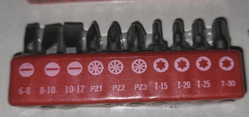 BLACK & DECKER VINTAGE 29 PC. MAGNETIC SCREWDRIVER SET ANTI SLIP DESIGN NOS - Image 3 of 4