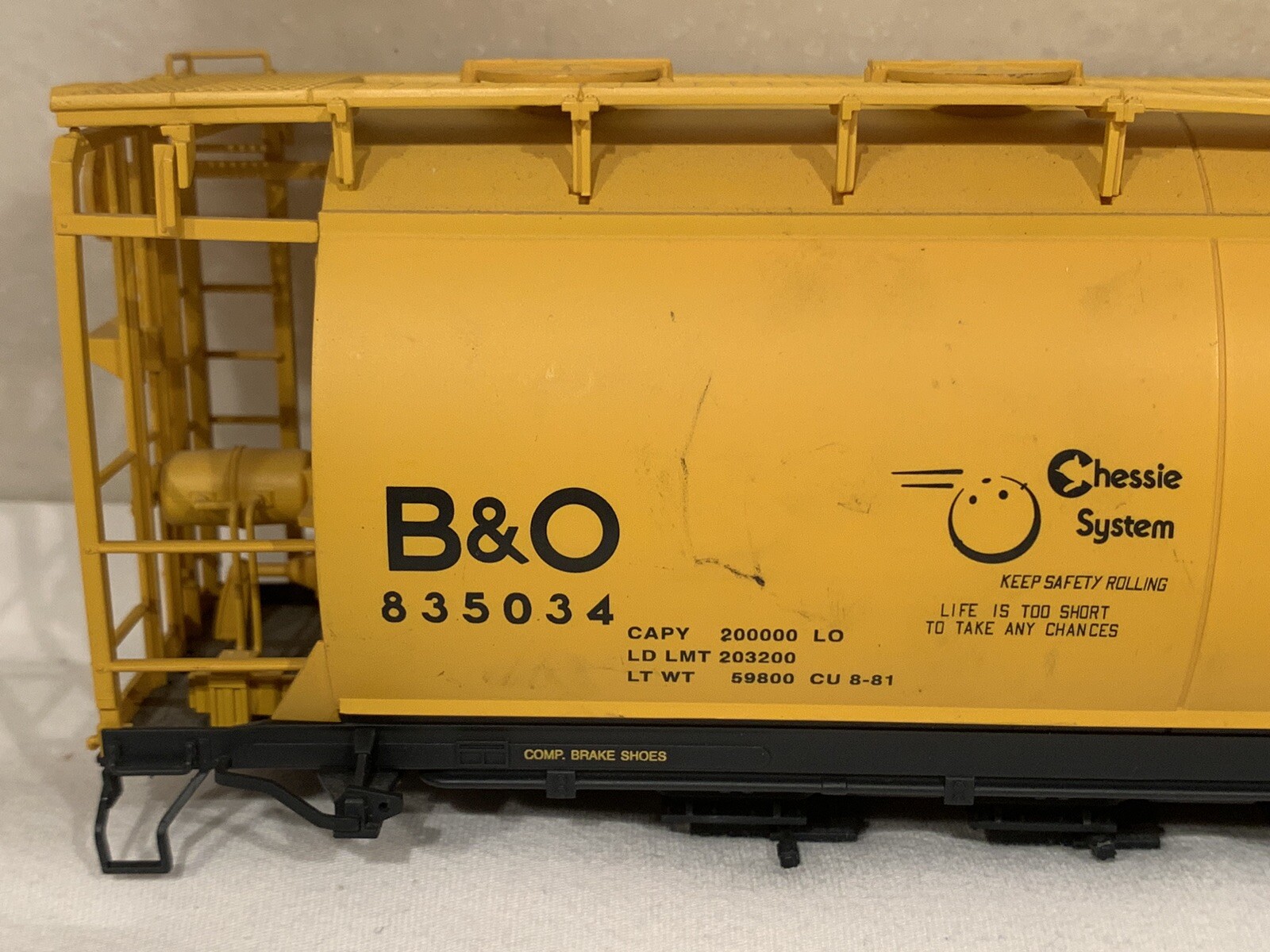 ATLAS O CHESSIE 6 BAY CYLINDRICAL HOPPER SHELL & FRAME NO TRUCKS! O