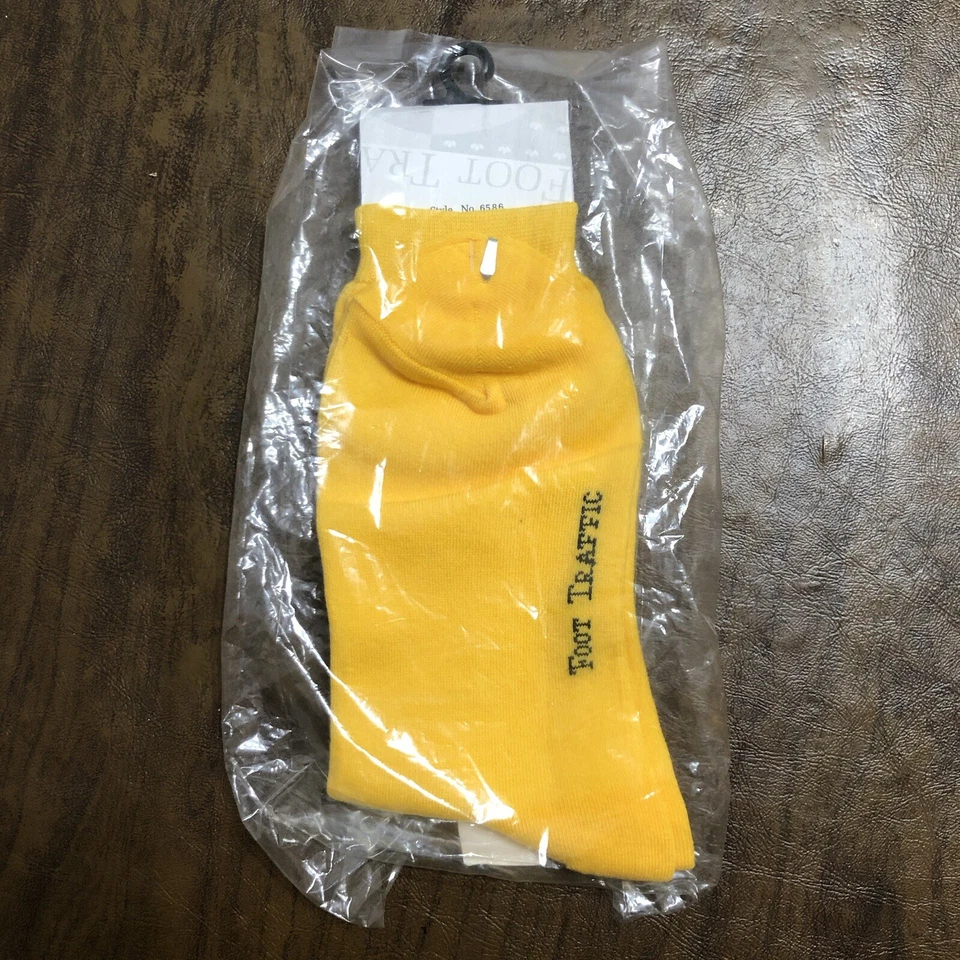 全新带标签女士尺寸 4-10 黄色微笑脸足部交通袜棉混纺 — 第 2/2 张图片