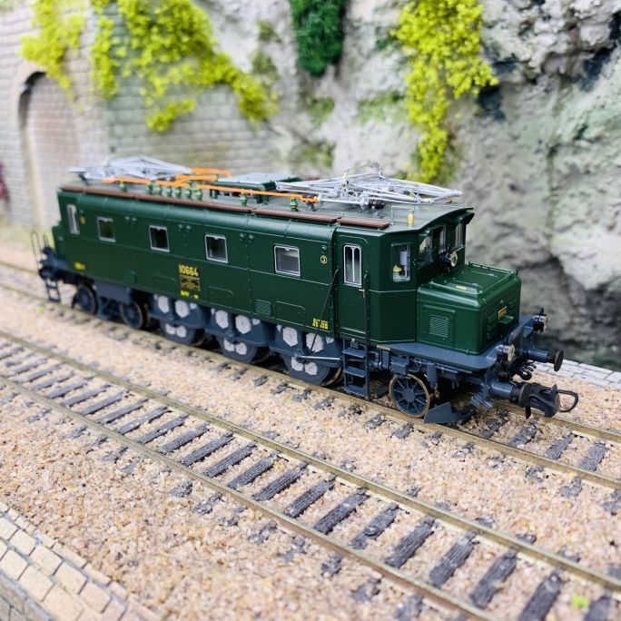 Locomotive Ae 3/6ˡ 10664 CFF Digital Son ROCO 700 Époque IV-VI Échelle HO