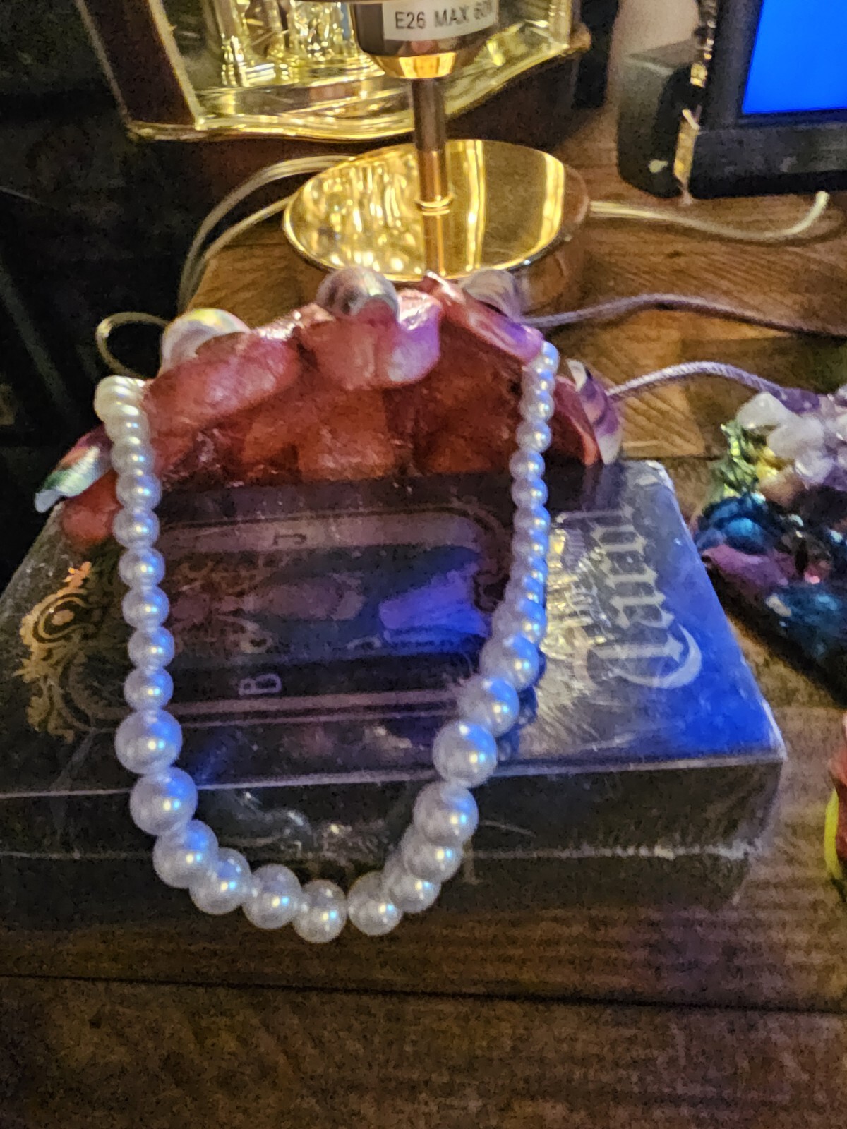 Vintage Wooden Tarot Card Holder for Readings & Display-image