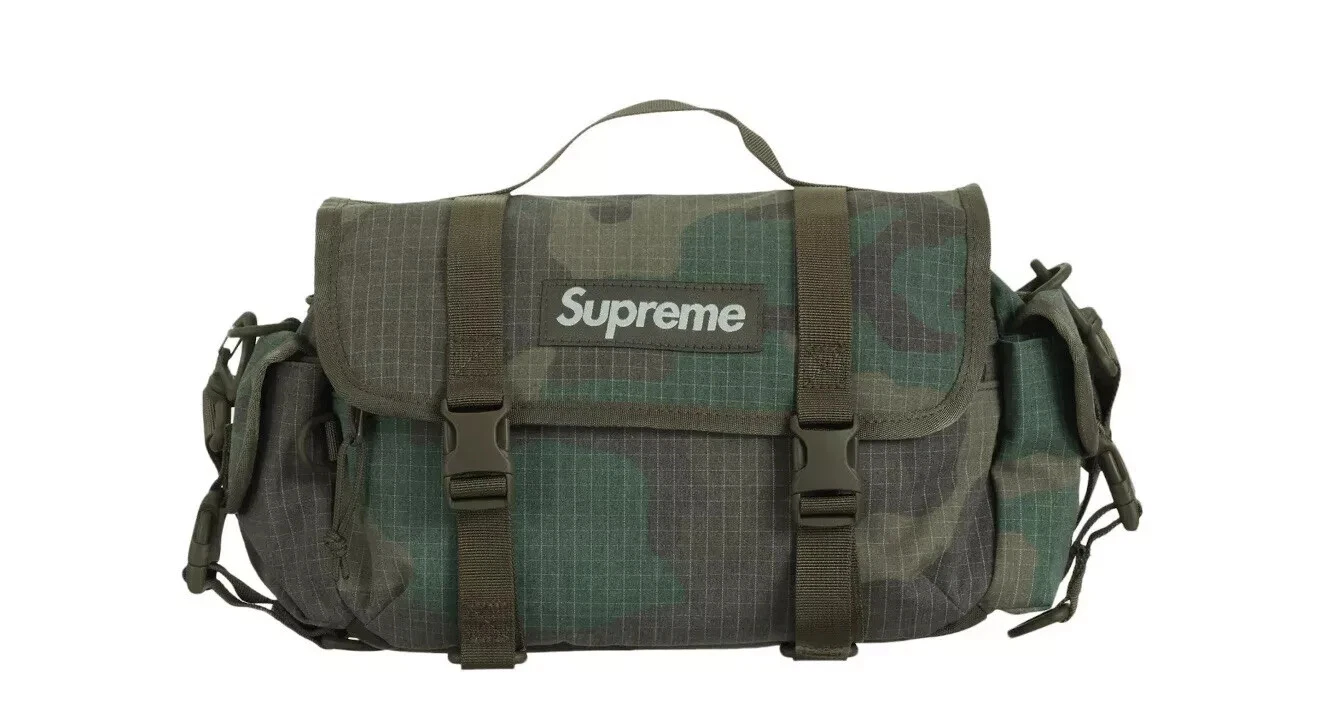 Supreme Mini sac de voyage SS24 Woodland camouflage réfléchissant 3M