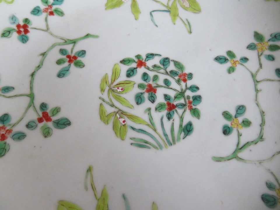 PAR DE PLATOS CHINOS --- ESMALTE VERDE LIMA Y ROJO --- ORQUÍDEAS ---- SIGLO XIX Foto 3 de 4