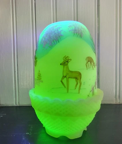 Fenton "Nature's Christmas" Deer Fairy Lamp/Lite Christmas Series,  1979 Signed
