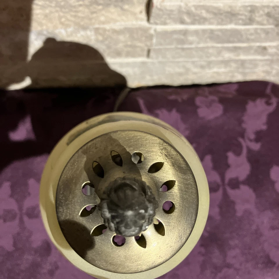 Dale Tiffany Hand Painted HYDRANGEA LAMP w/ Metal Bronze Finish 5” x 12” - Image 4 of 4