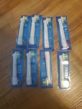  NEW/Sealed Oral-B Floss Action Replacement Brush Heads 8 Pieces - White/Blue