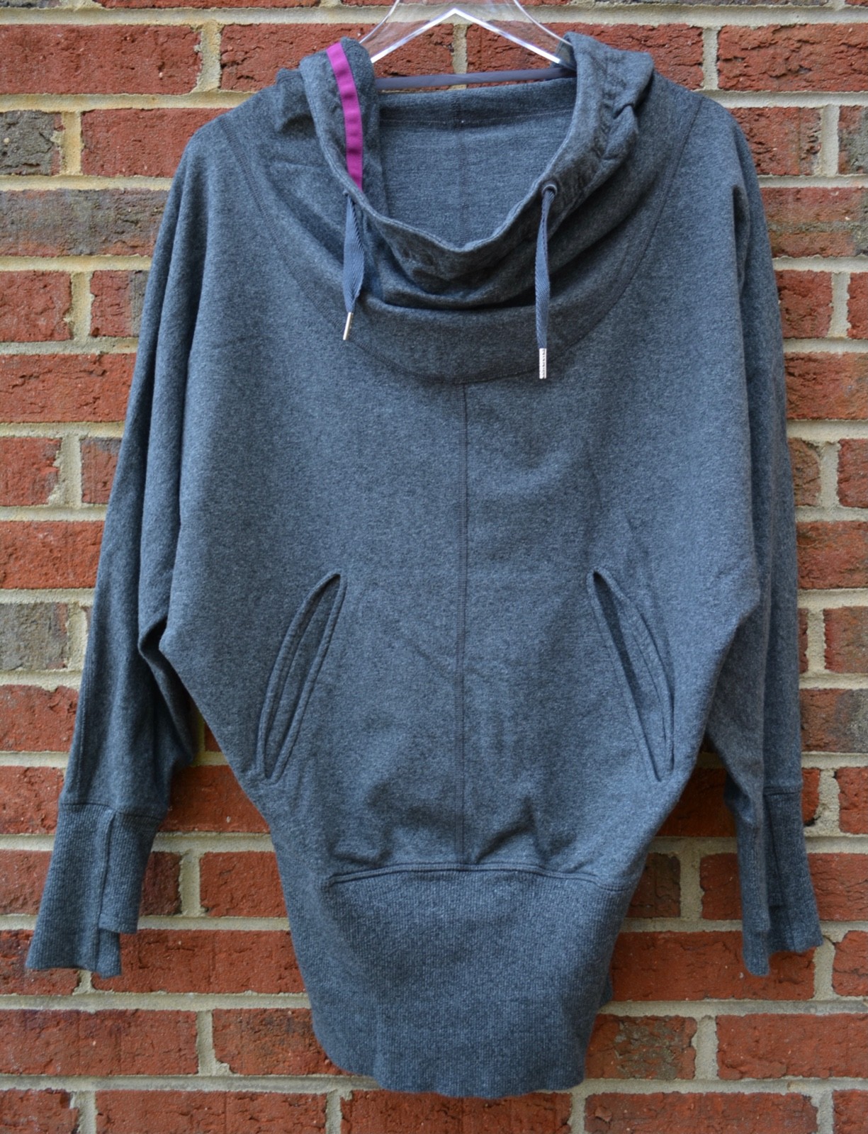 Lululemon Size 4 Throwback Flashback Pullover Hoo… - image 1