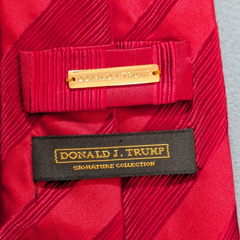 Галстук мужской Donald J Trump Signature Collection красный шелковый в полоску - Изображение 2 из 4