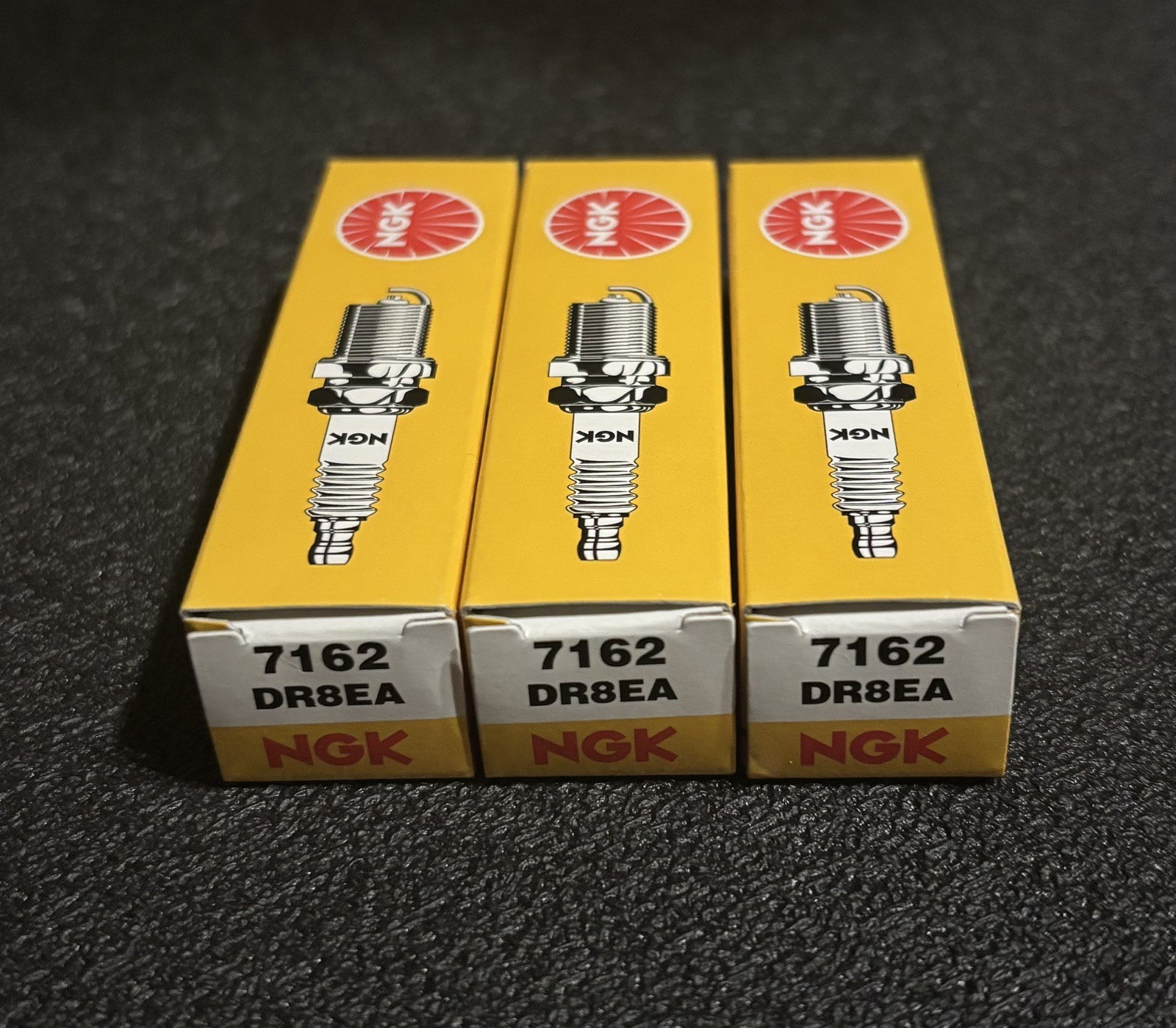 Genuine NGK 7162 Spark Plug DR8EA - Set of 3