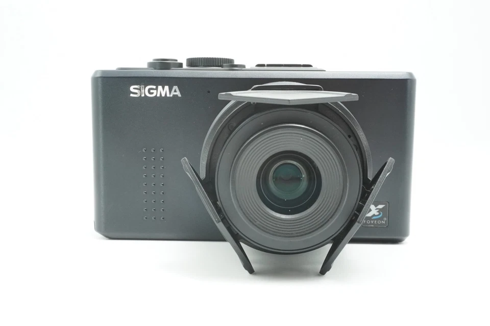 SIGMA DP2 Foveon APS-C Digital Camera w/ Case Strap Charger SD Card from Japan - Image 3 of 4