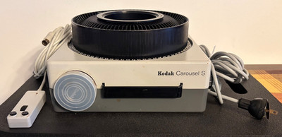 Kodak AG Carousel S Projector with Case and Remote Made in Germany