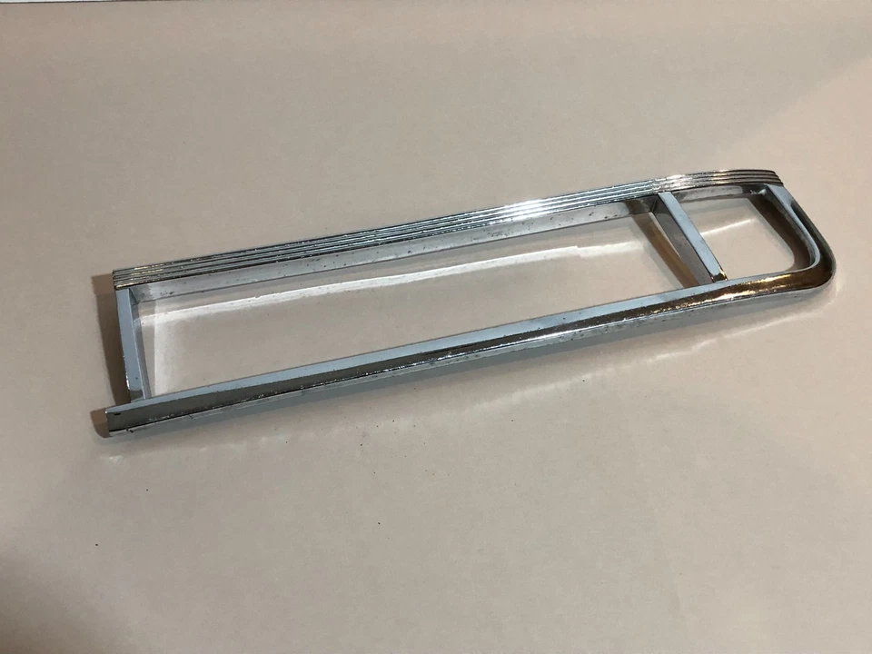 Plymouth P-15 Dash Gauge Trim - # 1065777   (#753 - DM) Foto 4 de 4