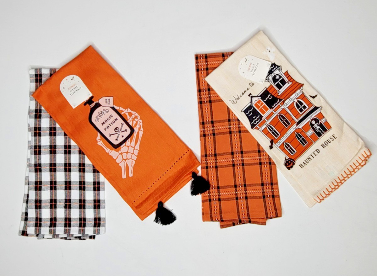 S Set Of 2- 4 Towels Total Nwt