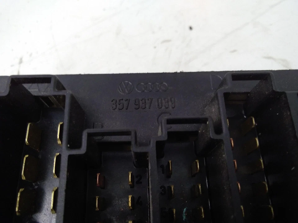 Cassetta fusibili Seat Alhambra 7V8, 7V9 7M0937025D 1.9 Diesel 110kw 27613554 - Immagine 3 di 4