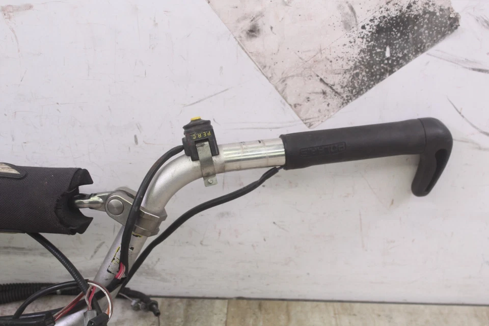 Manillar Polaris Dragon 800 2010 con controles y cable Foto 2 de 4