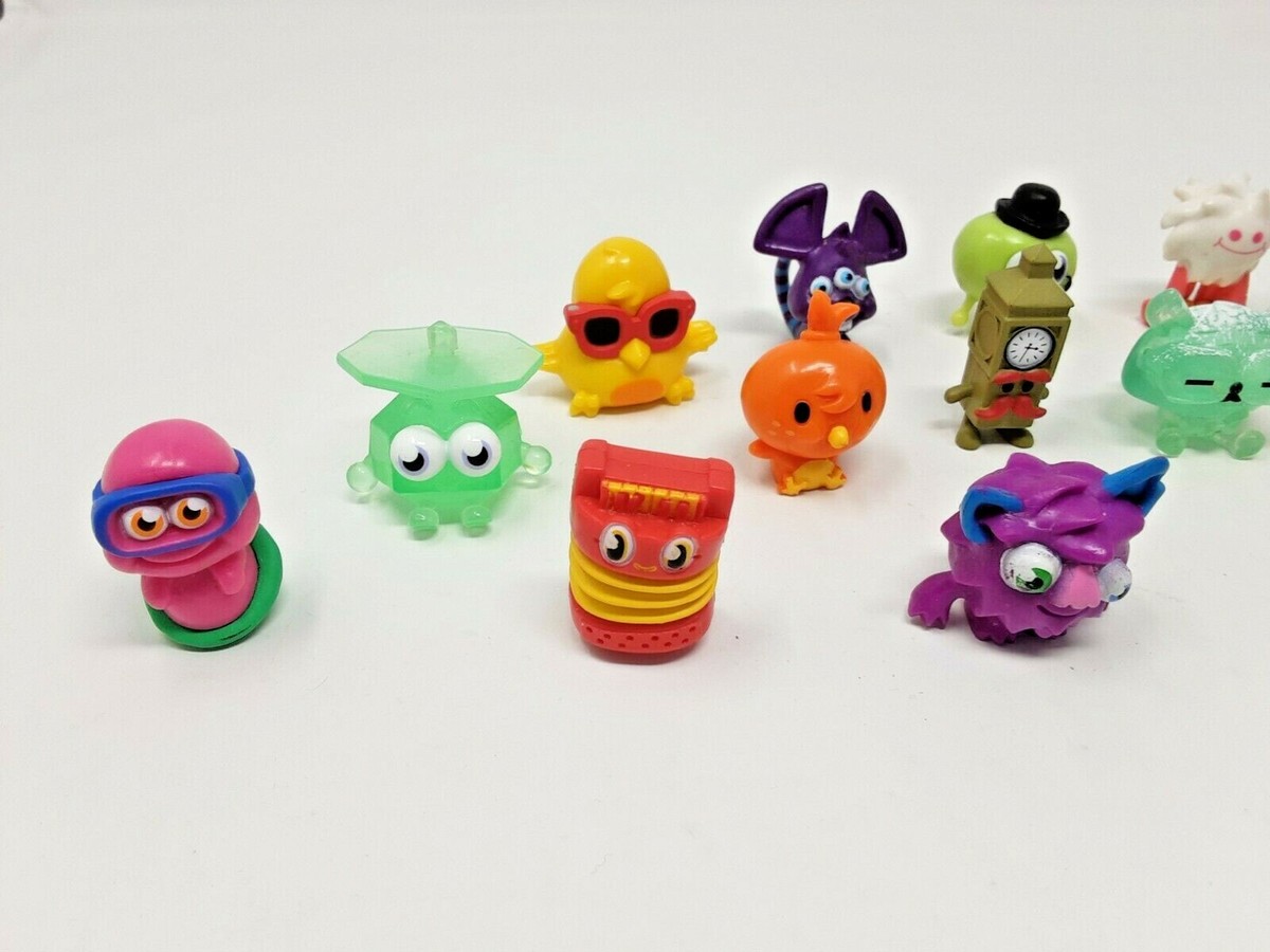 21 VTG 2011 Moshi Monsters, including - Rare , Ultra Rare