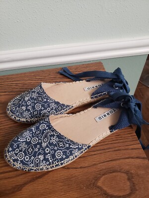 Torrid 9WW Navy Bandana Canvas Espadrille Flat