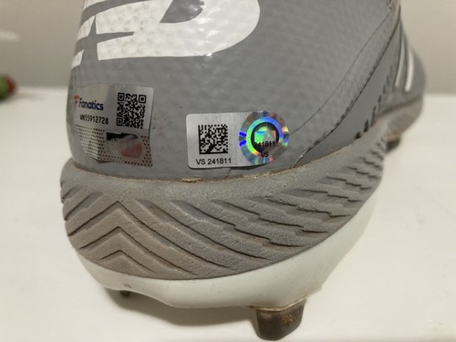 2019 Gio Urshela NY Yankees Game-Used Autographed New Balance Cleat Fanatics MLB - Picture 7 of 9