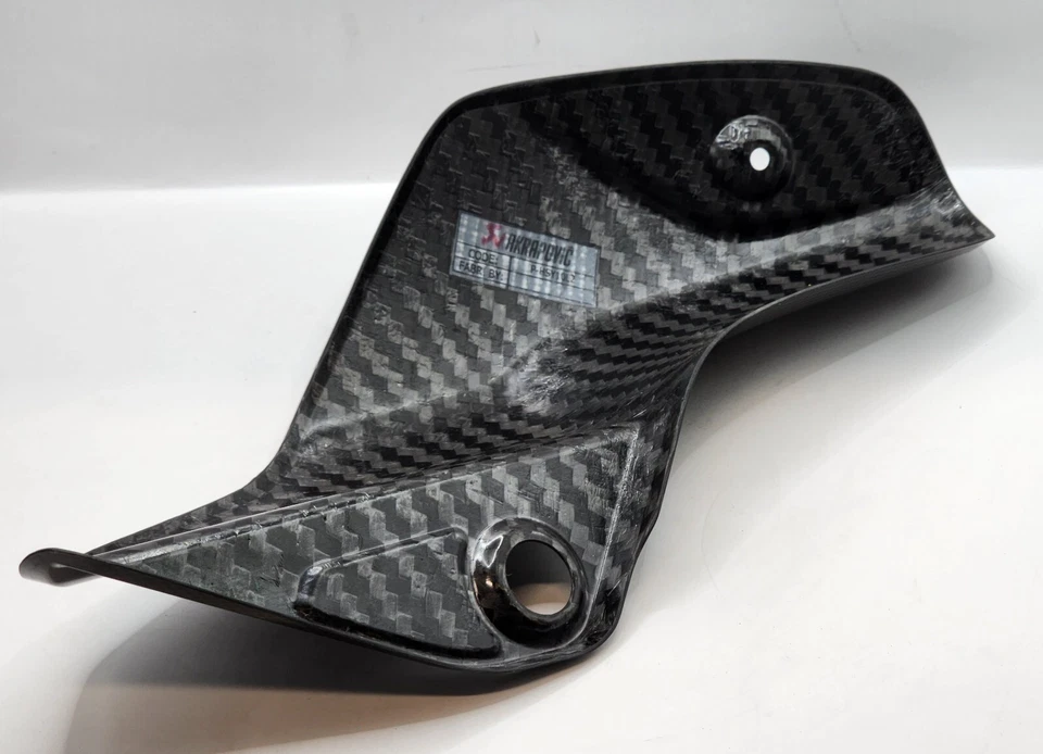 [NEW] 16-22 Akrapovic Carbon Heat Shield P-HSY10SO5 YAMAHA YZF-R1 ABS - Image 2 of 4