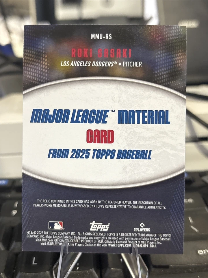 2025 Topps Update Series - Major League Material Roki Sasaki #MMU-RS (MEM, RC) - Imagem 2 de 2
