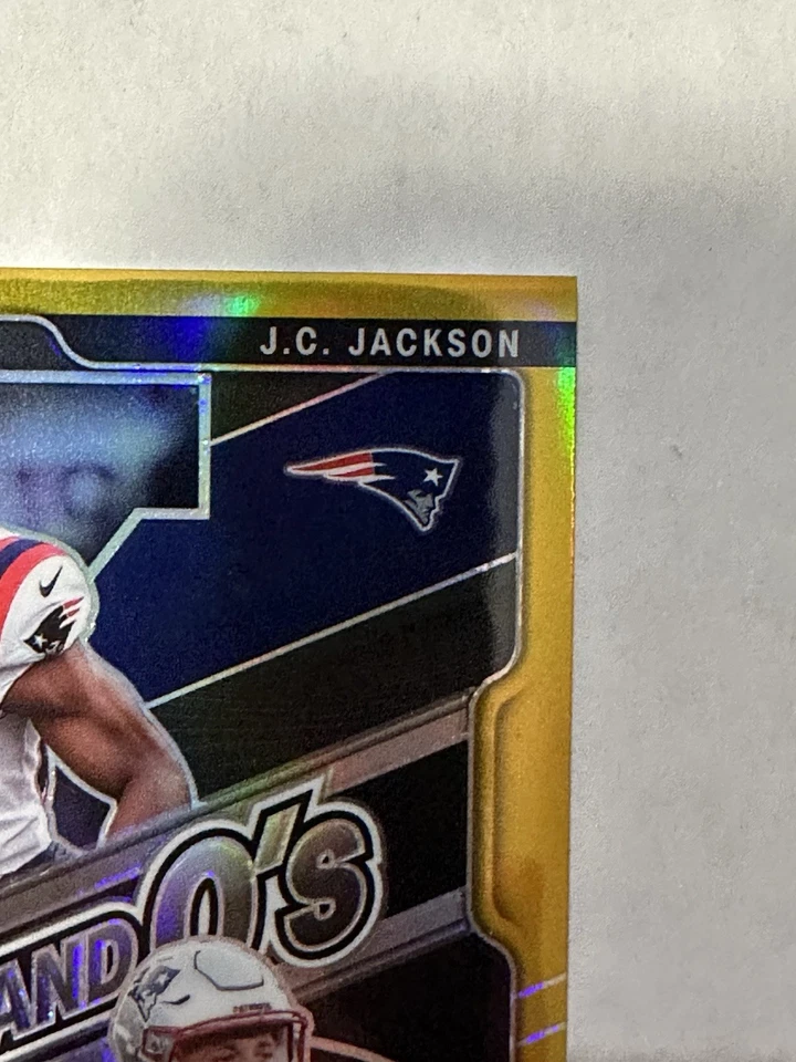 2021 Contenders OPTIC Mac JONES GOLD #10 X's And O's 🔥49ers🔥 - Image 3 of 4