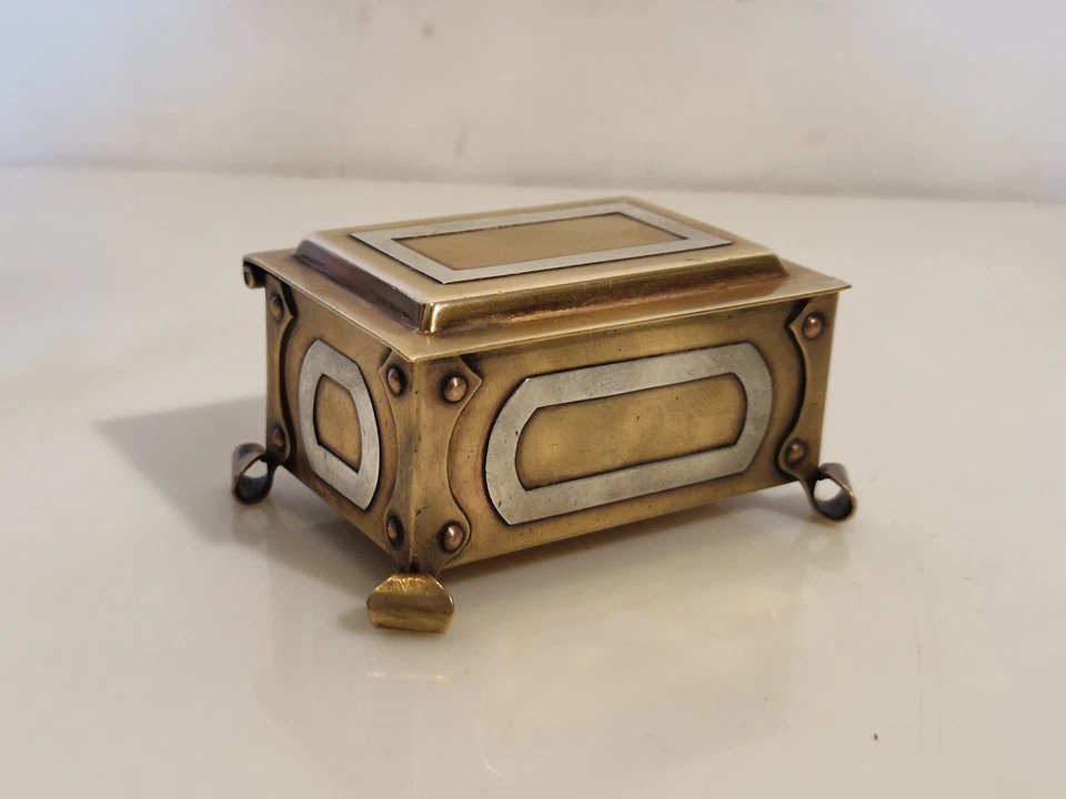 Arts and Crafts - Otto L. Heintz - Boîte à timbres - Argent sur bronze - 1911 - Photo 1/4