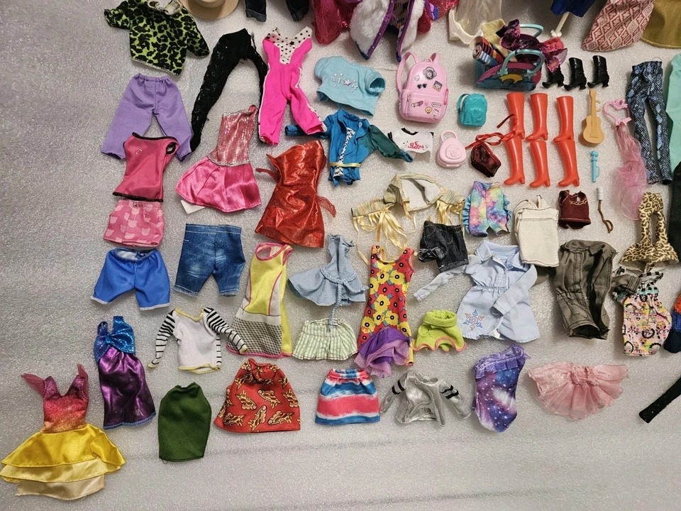 Barbie/Mattel Lote Mixto 86 Piezas Ropa, Accesorios Mundo Creable, Silkstone Foto 2 de 4