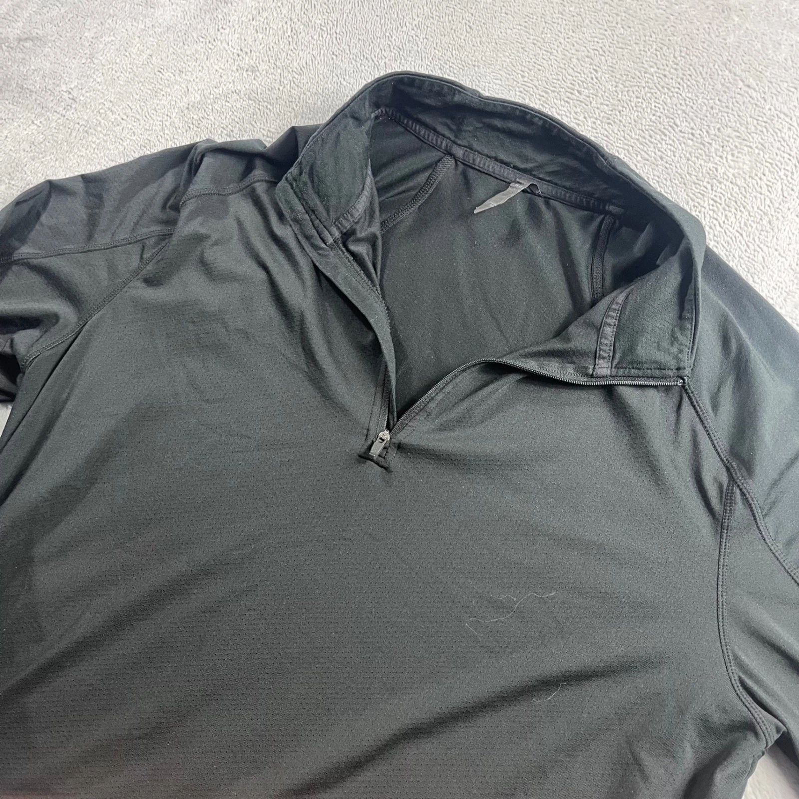 Rhone Men's Large Long Sleeve Black Courtside 1/4 Zip Performance Pullover
Opens in a new window or