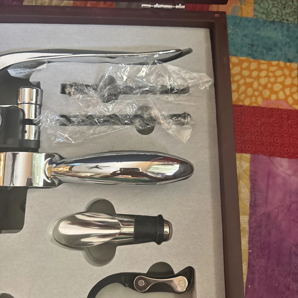 Juego de abridor de vino Leeds en caja Cincinnati Bengals nuevo nueve piezas de alcohol sin usar Foto 4 de 4