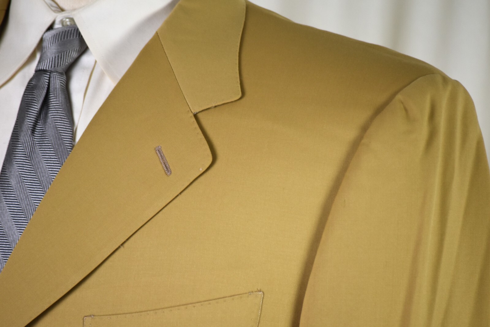 Perfect $1895 CANALI Solid Beige Side Vent Suit 4… - image 4