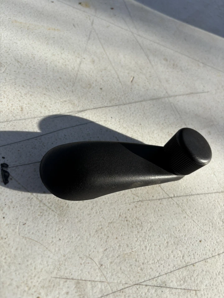 GMC Sierra 1500 1999-2006 manivela de ventana usada OEM 15705526 Foto 2 de 4